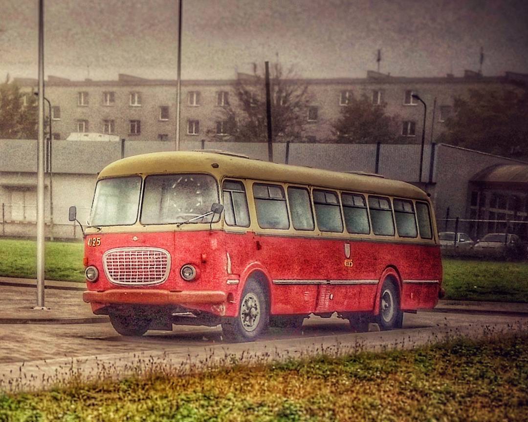 Zajezdnia Grabiszyńska. 
#zajezdnia #jelcz #ogórek #pks #wroclaw #wrocławmojemiasto #polska #wroclove #autobus #muzeum #kochamwroclaw #polska